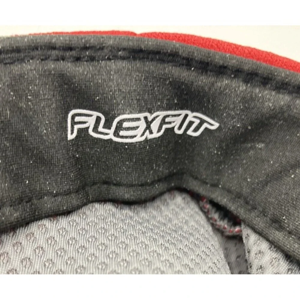 Men’s (L/XL) PUMA Red & White Tour Driver Flexfit Flat Cap
